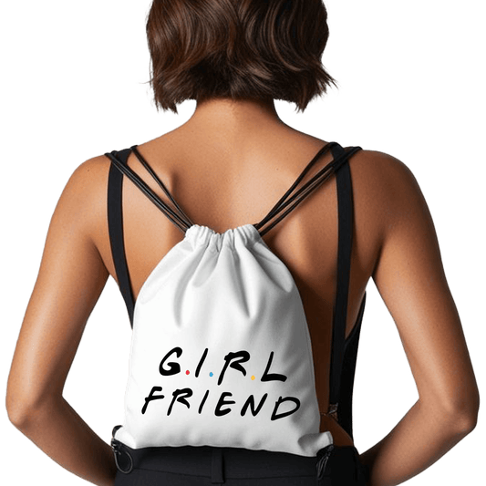 תיק שרוכים 'G.I.R.L.F.R.I.E.N.D' - בסגנון FRIENDS לחברה הכי מושלמת 💕🎬