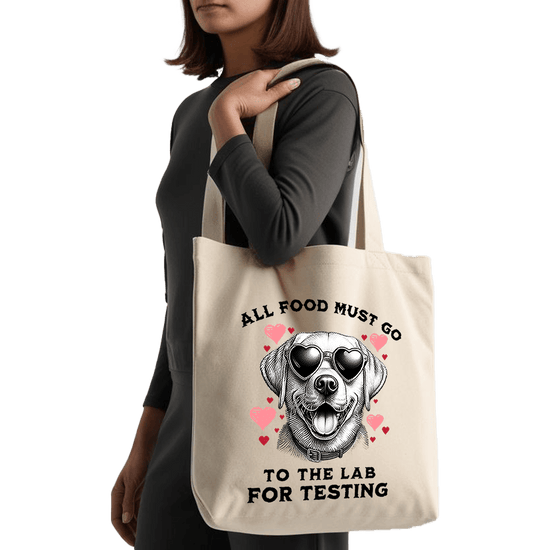תיק בד TOTE BAG 'Lab Testing' - מושלמת לחובבי כלבים ולאוהבי אוכל אמיתיים 🐶