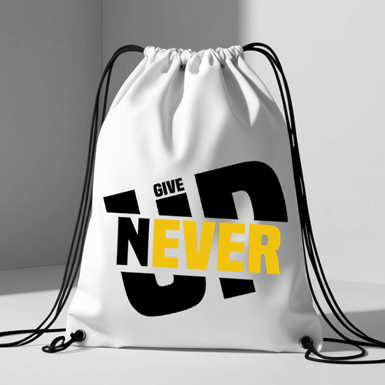 תיק שרוכים 'Never Give Up' -  משפט פשוט. מסר עוצמתי. תיק שעושה הבדל ✨