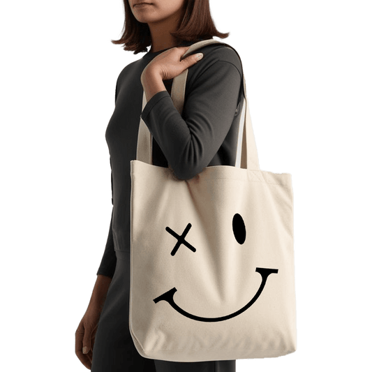 תיק בד TOTE BAG 'סמיילי' שובבה שתשדר לכולם באיזה מוד קמתם היום 😜✨